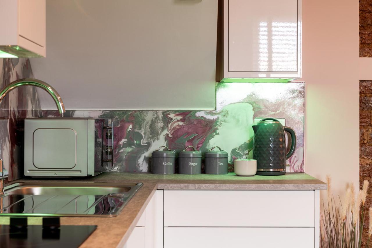 Cool, Calm & Contractor-Approved - Summer Stays Open - Apartment D Джиллингем Экстерьер фото